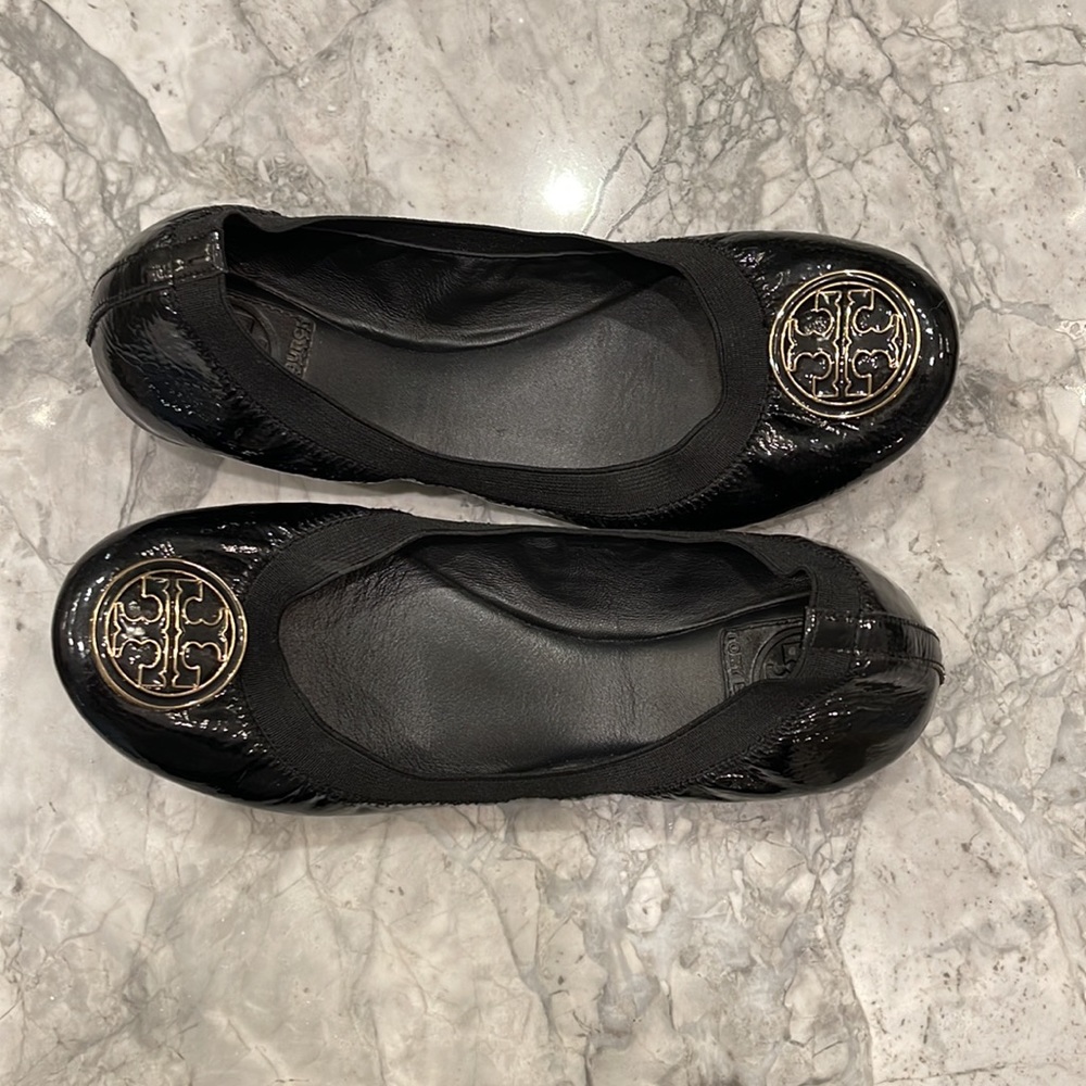 Tory Burch Black Patent Flats Size: 8 - Picture 4 of 4